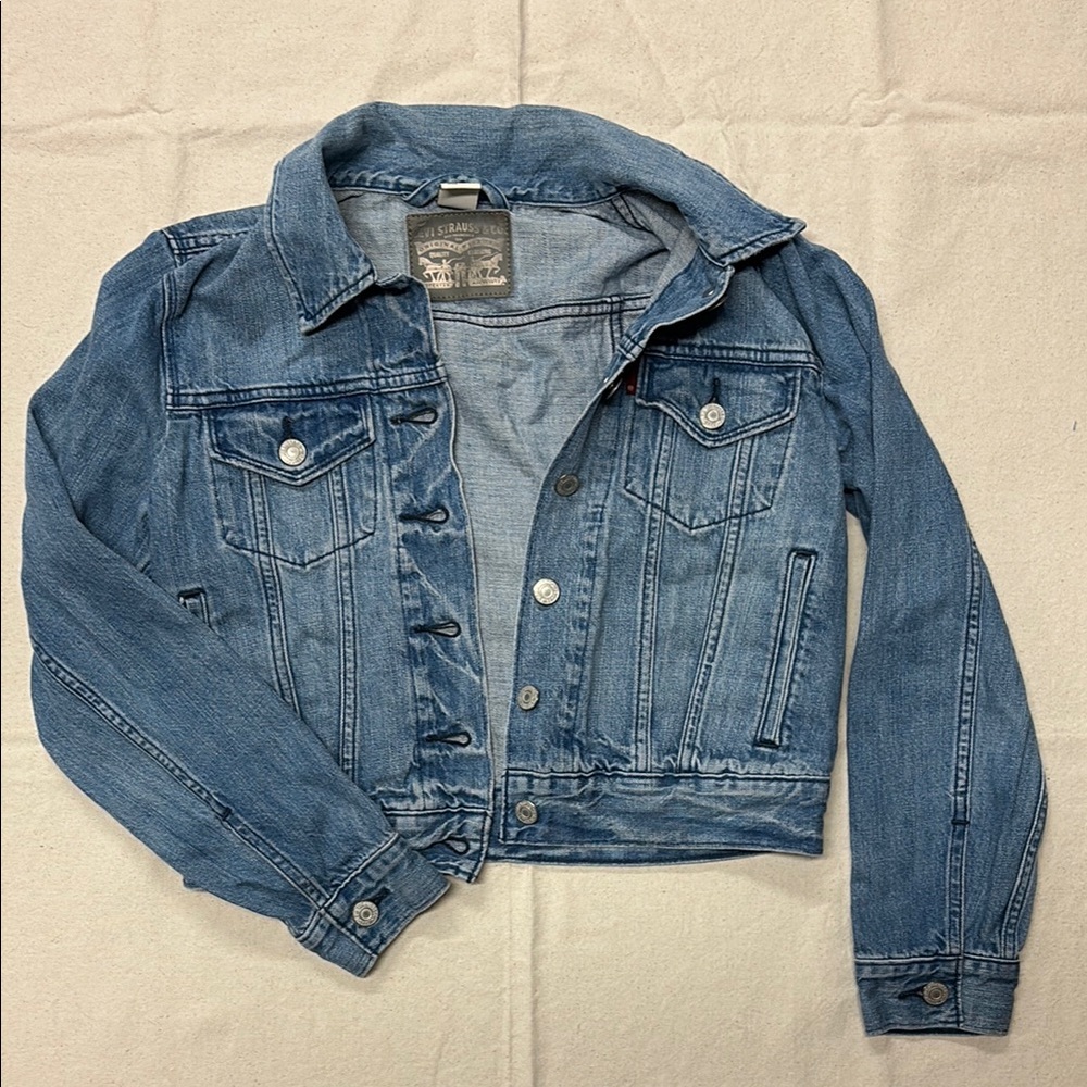 Levi’s Trucker Jacket - Picture 9 of 9
